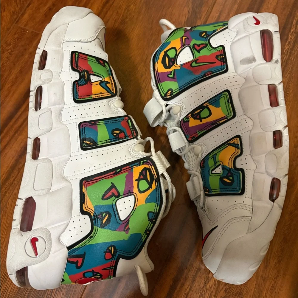 Nike Air More Uptempo
Peace, Love, Swoosh - Picture 3 of 9